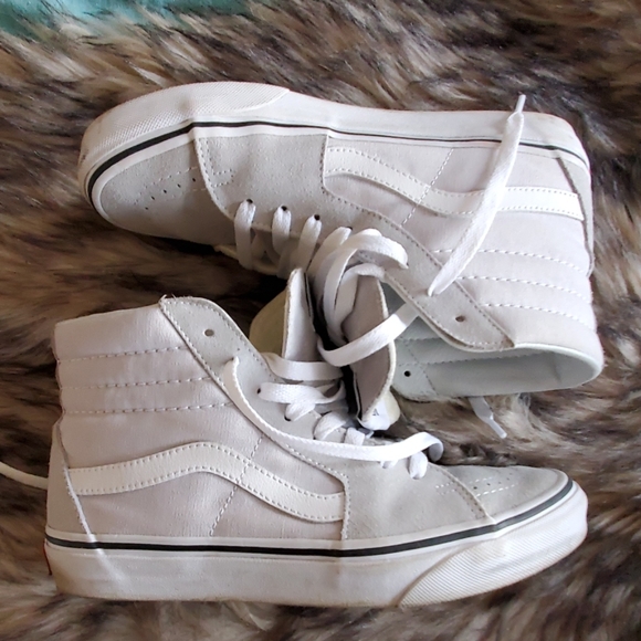 Vans Shoes - EUC Vans Unisex Hi Tops, sz 38.5/8/8.5